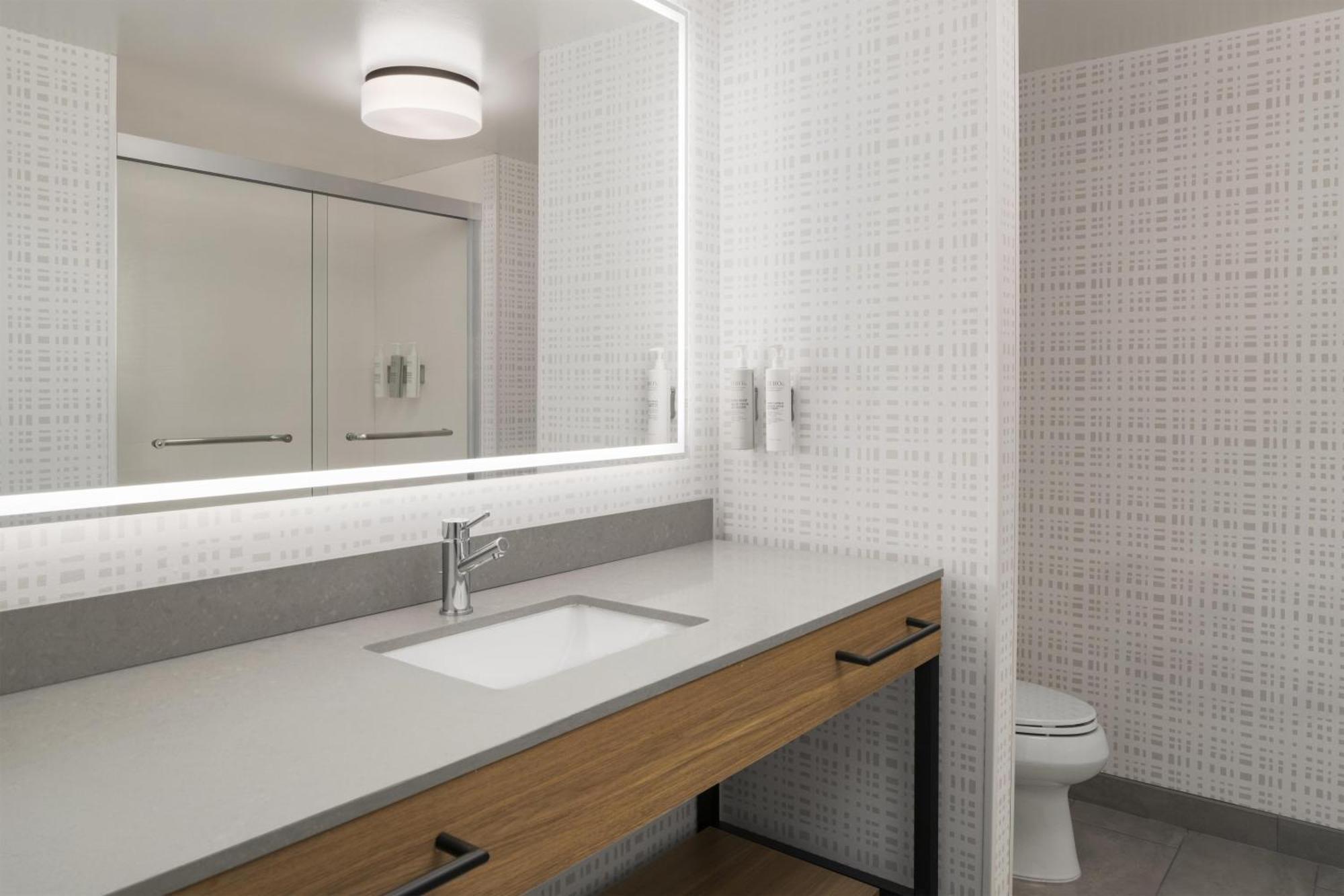 King room Shower